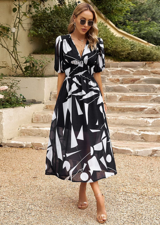 Robe d’été fleurie élégante – Décolleté en V et ceinture