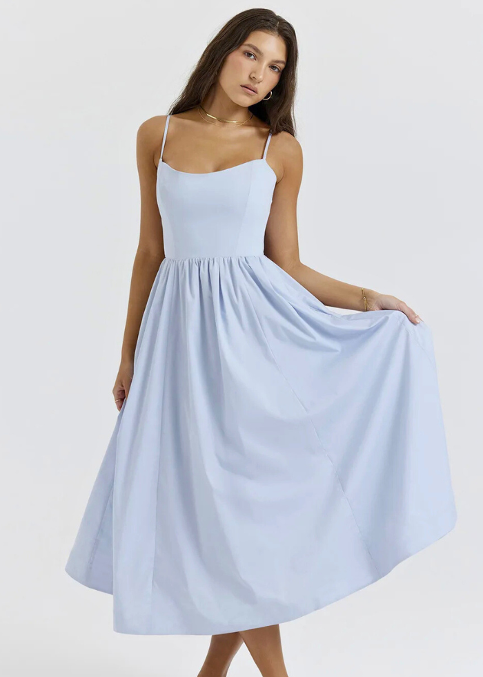 Robe longue élégante à bretelles