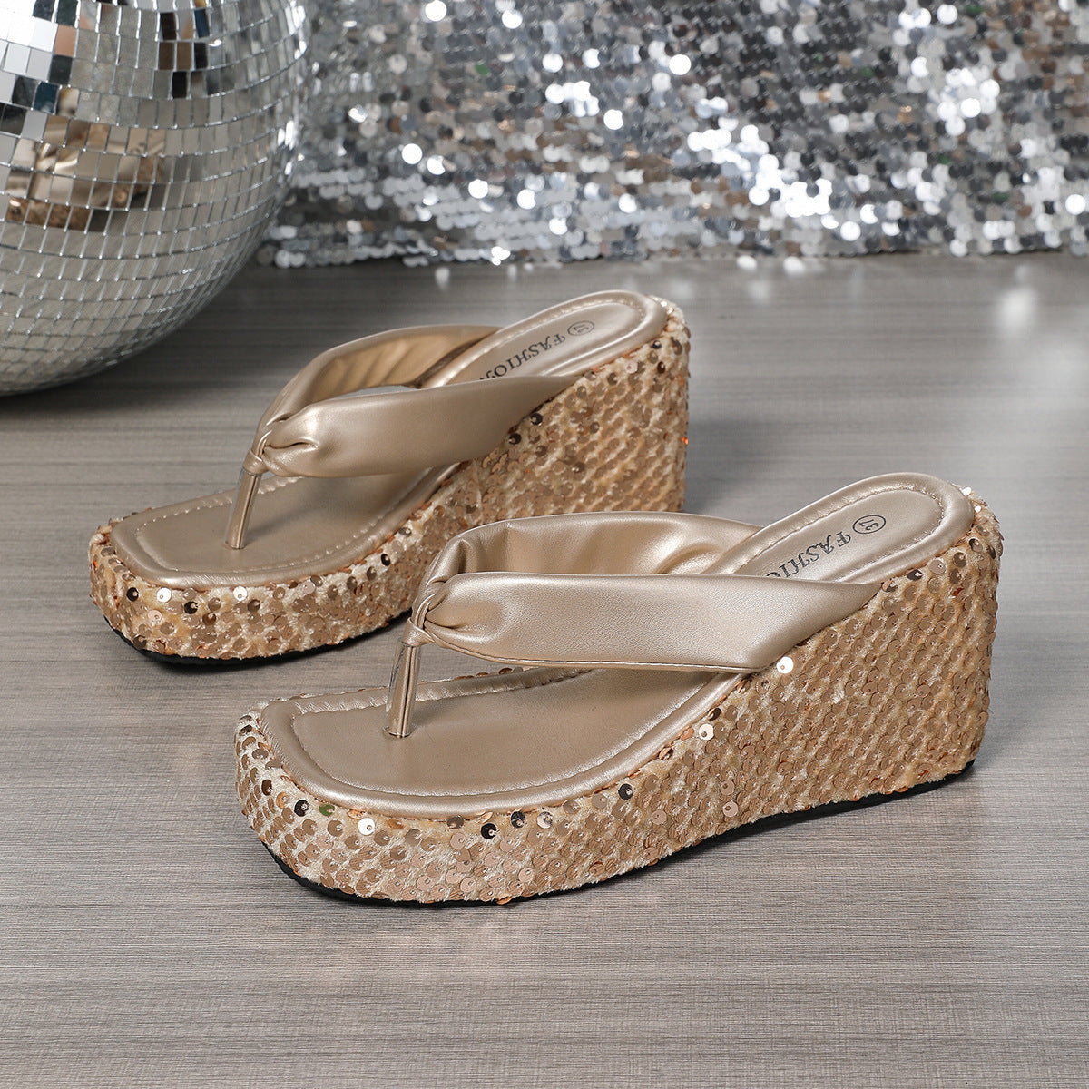 Sandales compensées brillantes femme été