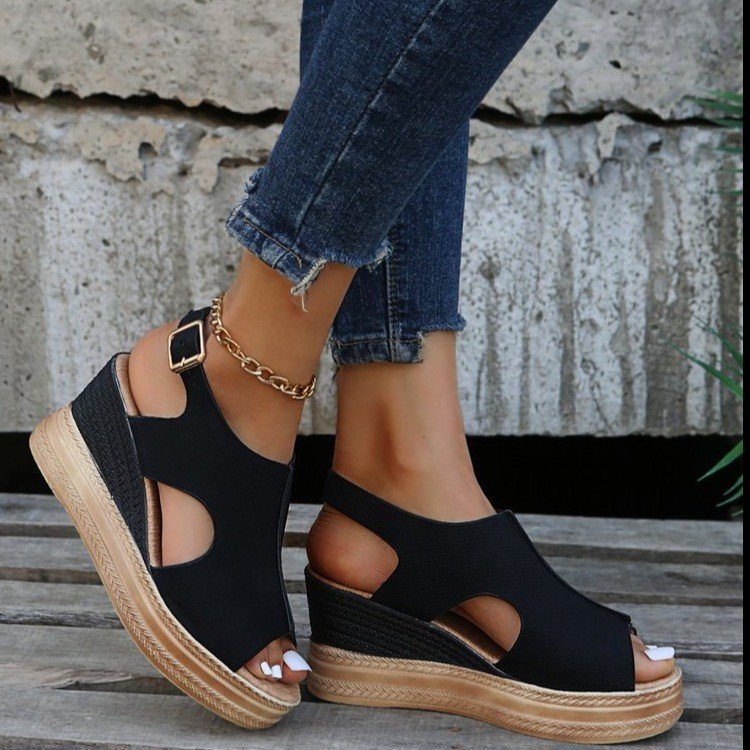 Sandales à Talon Compensé Femme – Style Estival avec Boucle