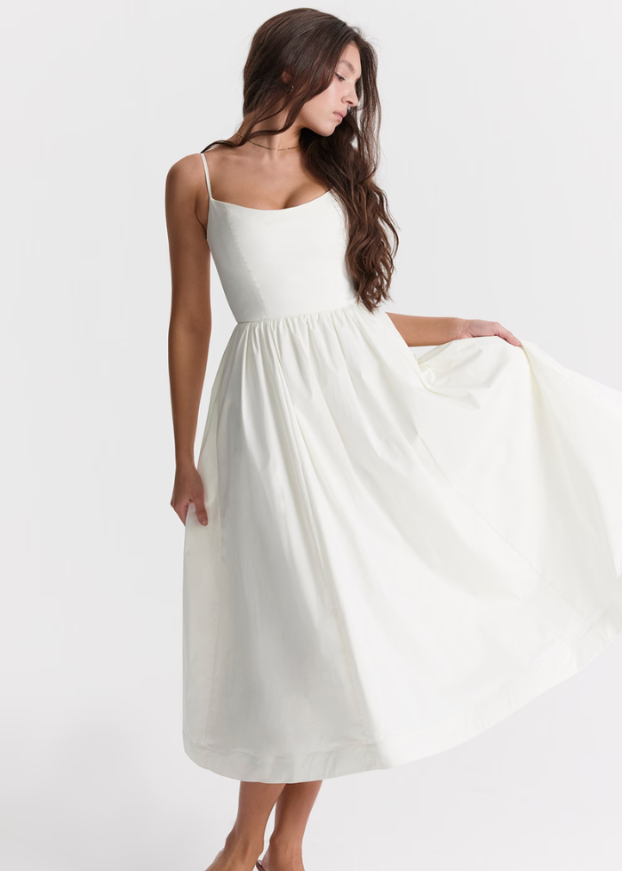 Robe longue élégante à bretelles